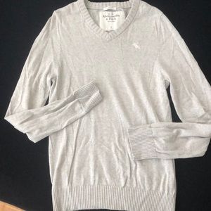 ABERCROMBIE & Fitch V Neck Muscle Fit Sweater